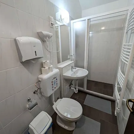 In - Balaton 52077 * Siófok