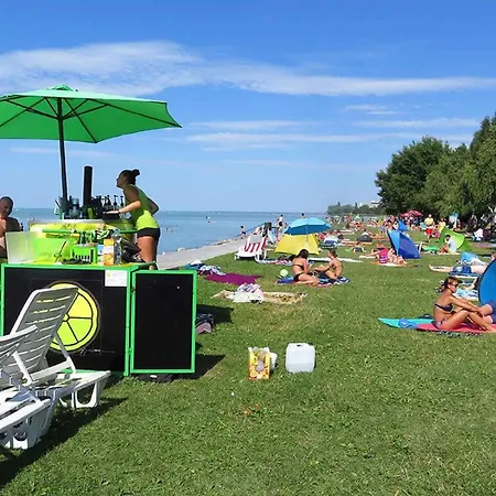 In - Balaton 52077 Casa de Férias *